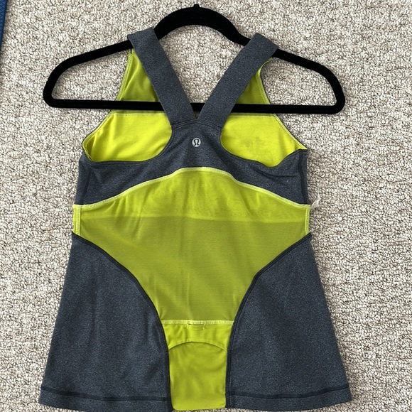Lululemon top , grey w lime green accents - Picture 3 of 4